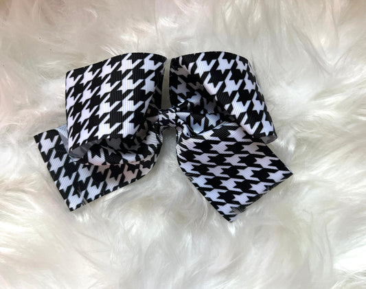 Black & White Houndstooth Bow